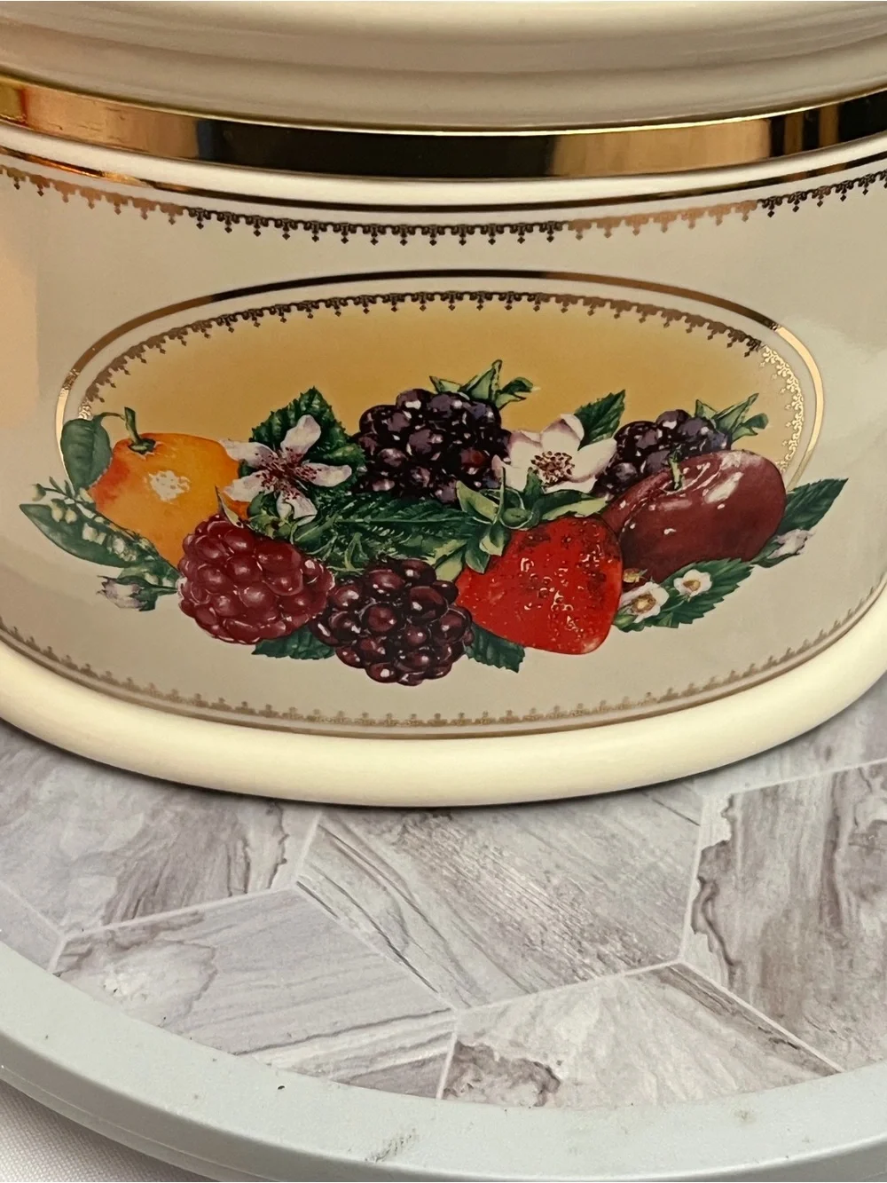 Knott’s Berry Farm Ceramic Canister Fruit Clamp Lid Kitchen Storage Jar